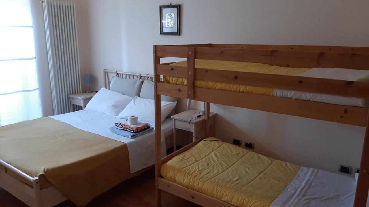 B & B Paradiso Loreto Buitenkant foto
